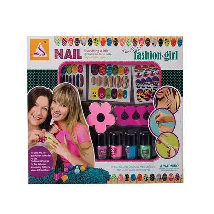 Nail Polish & Accessories Gift Set